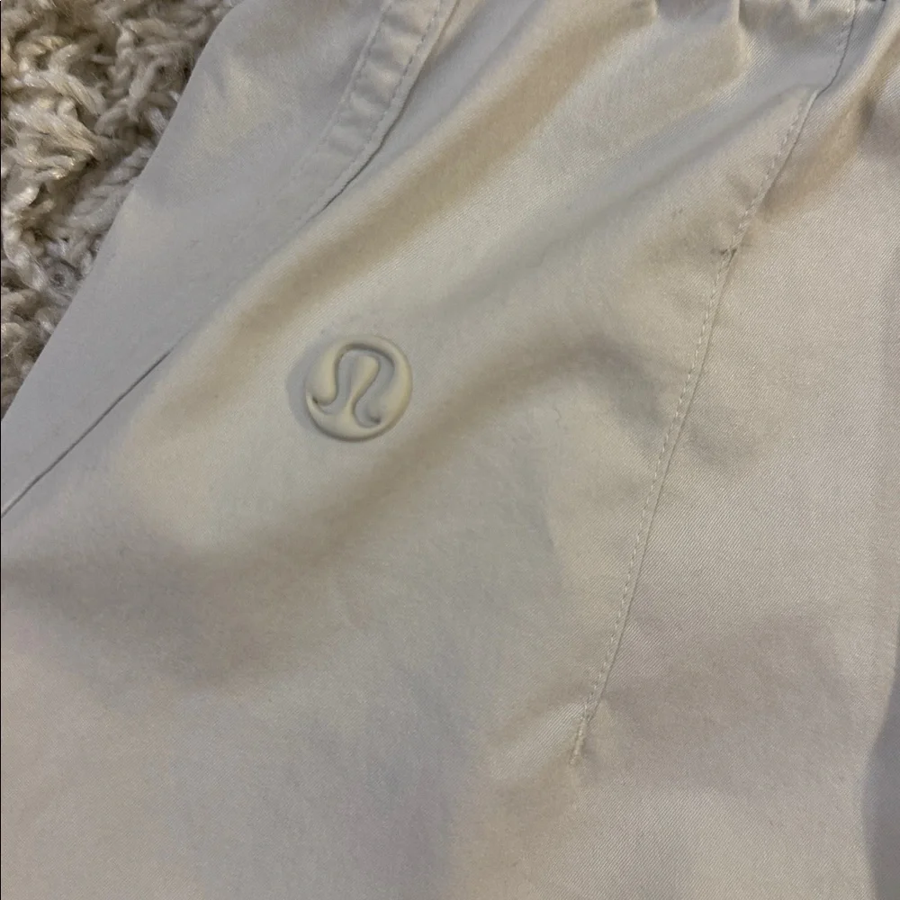 Lululemon Athletica High Waist Light Gray Shorts size XS